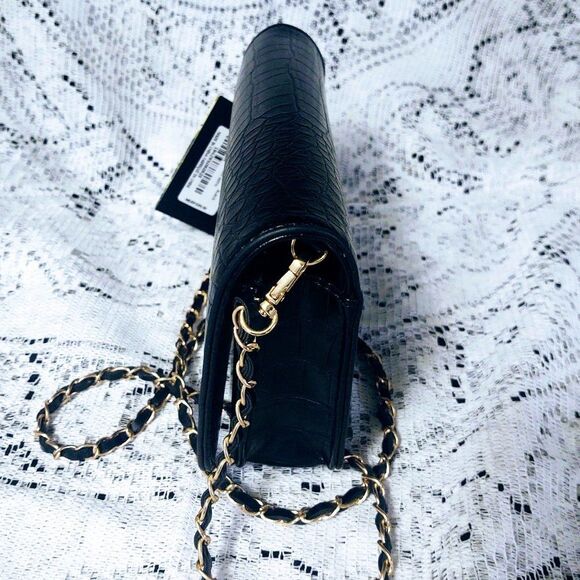 NWT BADGLEY MISCHKA BLACK VEGAN LEATHER CROC EMBOSSED CROSSBODY W/LOGO PLATE $99 - Picture 4 of 11